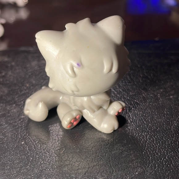 Littlest Pet Shop # 82, Gray Cat - Picture 3 of 5